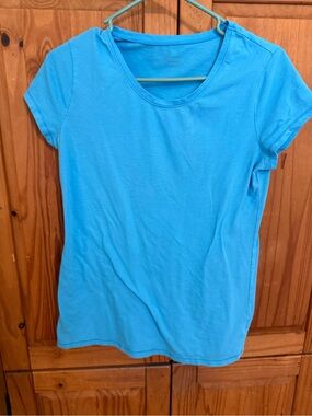 No Boundaries Women's Short Sleeve Crewneck Tee - Turquoise Blue